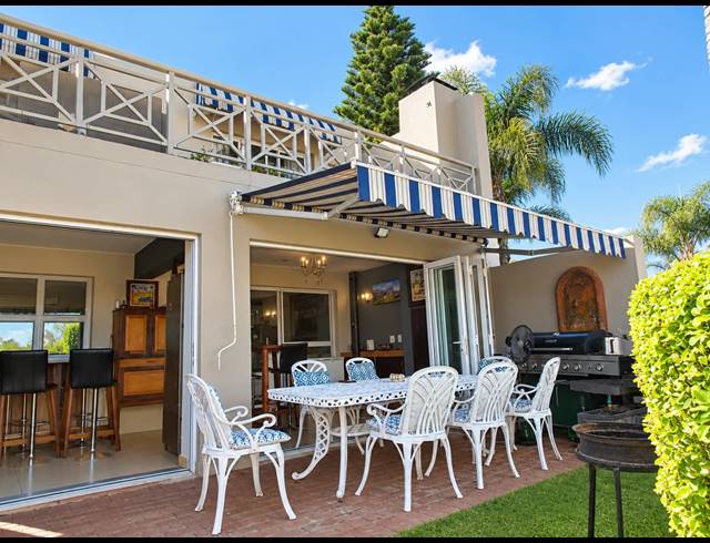 4 BEDROOM SECTIONAL TITLE TO LET IN CARIBBEAN BEACH